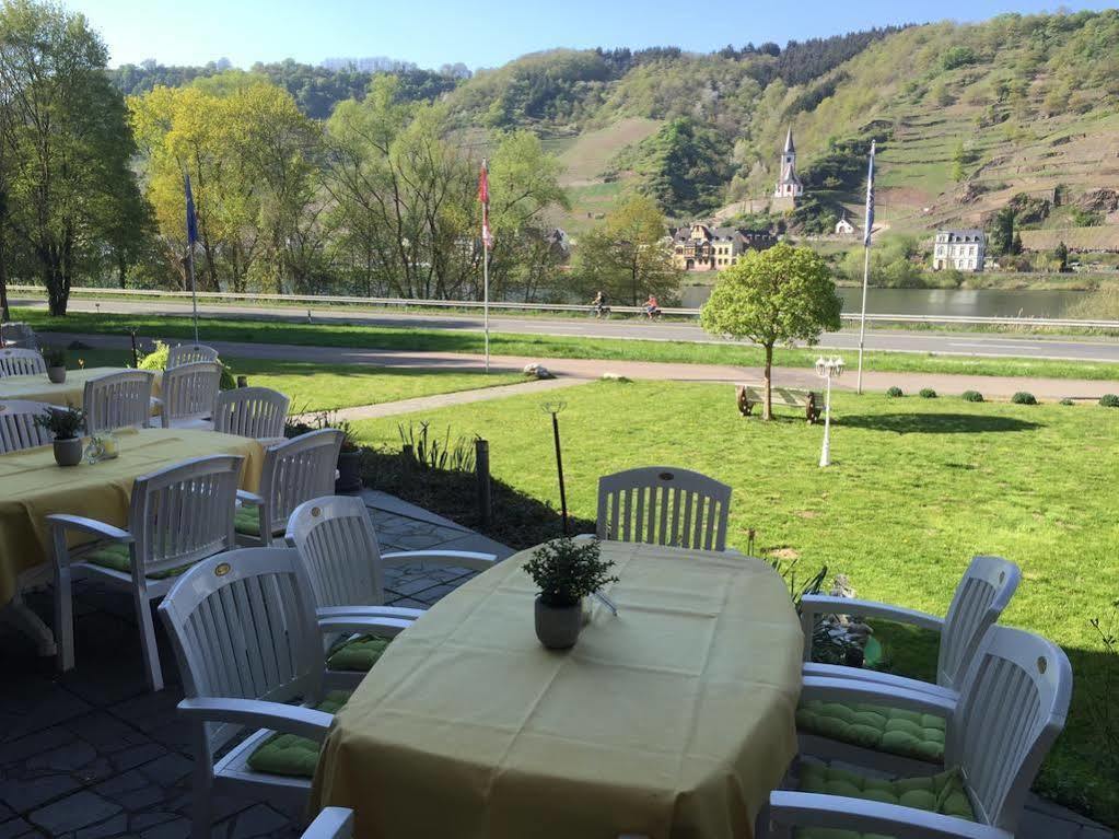 Hotel-Restaurant Peifer Brodenbach Bagian luar foto